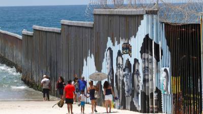 Суд в США отказался останавливать строительство стены на границе