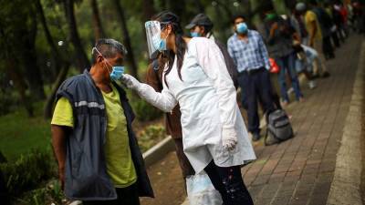 Уго Лопес-Гатель - Мексика заняла третье место в мире по числу умерших от коронавируса - iz.ru - Англия - Израиль - Мексика