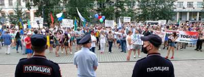 Жаркое дальневосточное лето: митинги в Хабаровске, голуби мира и отклик регионов
