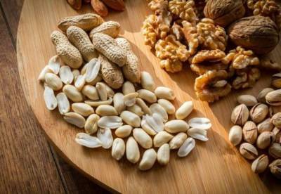 Ученые установили, какие орехи помогают снизить вес