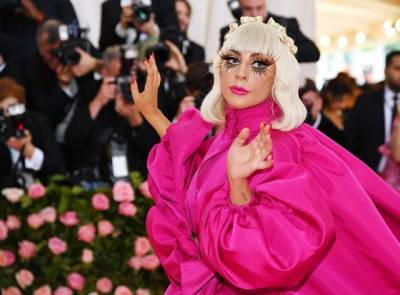 Леди Гага восхитила поклонников «честным» снимком без макияжа