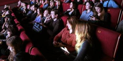 Кинотеатры, концертные залы и выставки возобновили работу в Москве