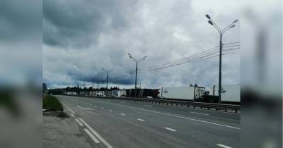 "Ответка" за "Вагнера": Россия создала искусственные многокилометровые очереди автомобилей на границе с Белоруссией (фото, видео)