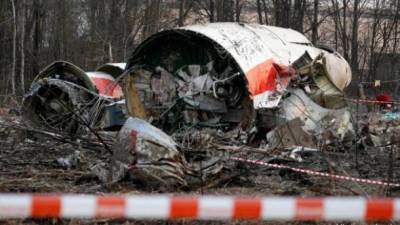 Причиной катастрофы самолета президента Польши Качиньского под Смоленском стали 2 взрыва - комиссия Сейма