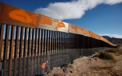 Стена на границе с Мексикой: Верховный суд США отказался остановить строительство