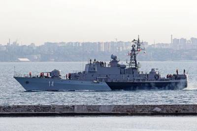 Пограничники РФ перехватили боевой корабль НАТО близ Крыма