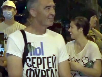 Поддержать хабаровчан пикетами вышли жители Екатеринбурга, Новосибирска и Барнаула