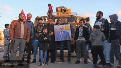 Жители Триполи потребовали от ПНС Ливии погасить долги по зарплате