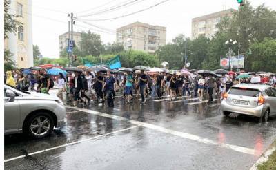 Жители Хабаровска вышли на массовый протест