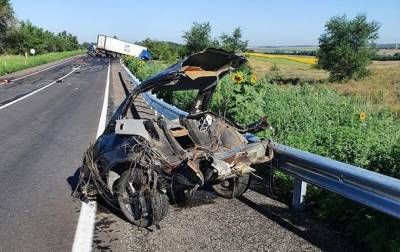 Автомобиль BМW разорвало на части: В Запорожской области в ДТП погибли 4 человека