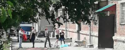 Житель Новосибирска выпал с балкона во время его ремонта