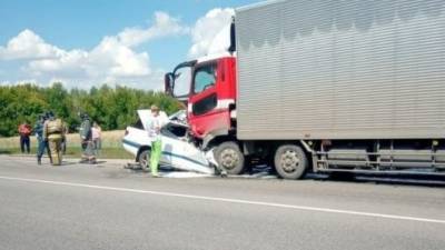 В ДТП с грузовиком на Алтае погибли трое