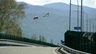 Российский премьер распорядился открыть границу с Абхазией