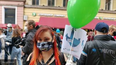 Петербуржцы проигнорировали незаконную акцию "Покорми голубей"