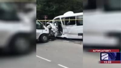 13 человек пострадали в ДТП с участием пассажирского микроавтобуса близ Боржоми