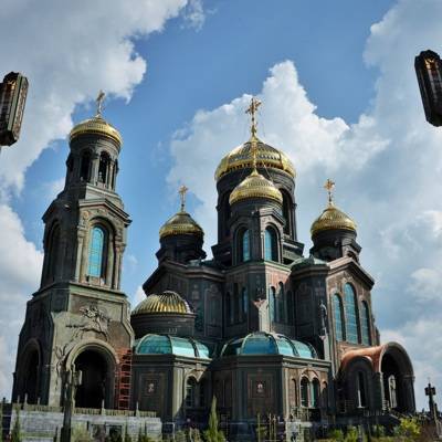 Молебен по случаю 320-летия Службы тыла и 90-летия ВДВ прошел в храме ВС России