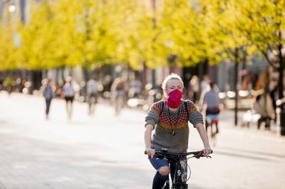 В Литве граждан обязали носить маски в общественных местах