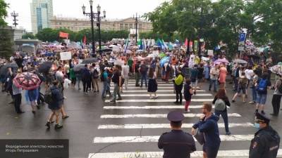 Скрытая съемка раскрыла работу провокаторов на митинге в Хабаровске