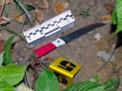 Ревнивец из Черновицкой области ударил сожительницу ножом в грудь