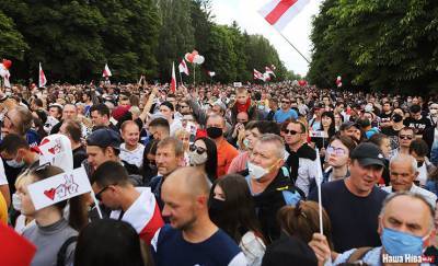 Митинг Светланы Тихановской в Гродно собрал до 12 тысяч человек — фото