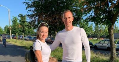 Муж российской биатлонистки похвастался, что живет за ее счет