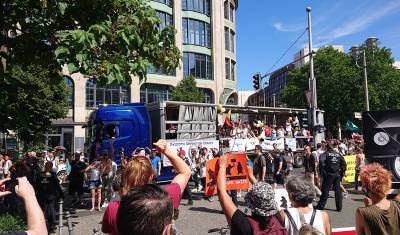 Полиция прекратила демонстрацию против политики властей в Берлине