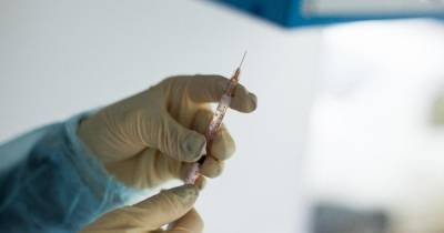 Минздрав: вакцинация от коронавируса для россиян будет бесплатной