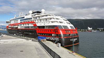 33 члена экипажа норвежского лайнера заболели коронавирусом