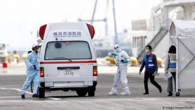 В префектуре Японии ввели чрезвычайное положение из-за вспышки коронавируса