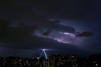 Гидрометцентр предупредил о приближении опасной погоды к ряду регионов