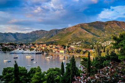 СМИ: Черногория не готова принять российских туристов