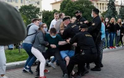 В связи с протестами в Минске начато заседание оперативного штаба МВД Белоруссии