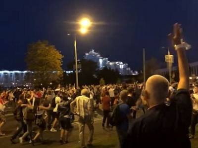 В Минске протестующие отступили с центральной площади в парк, но не разошлись