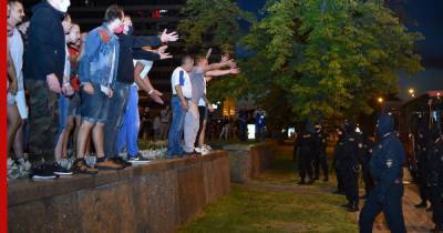 В Минске силовики начали применять против протестующих водометы