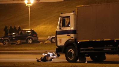 Автозак сбил протестующего в Минске