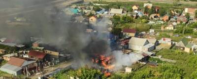 В Омске потушен пожар в двух частных домах