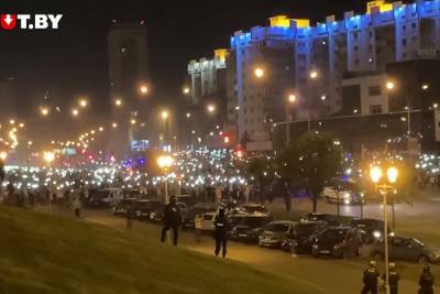 Протестующие в Минске расходились, выкрикивая Завтра! Завтра!