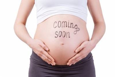 Эксперт назвал 10 признаков приближающихся родов