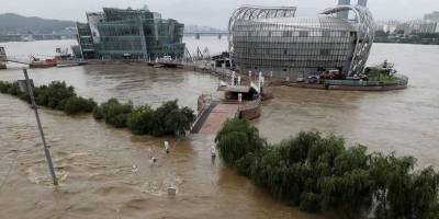 Жертвами наводнений и оползней в Южной Корее стали более 30 человек