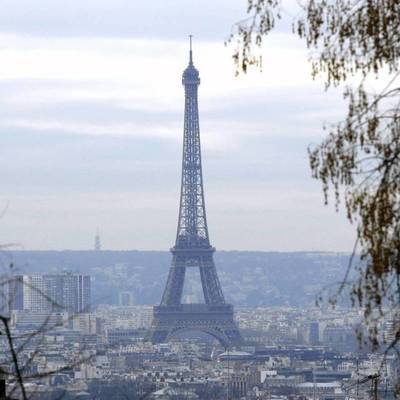 Ношение масок в оживленных районах Парижа станет обязательным