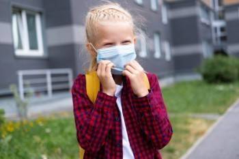 Врач: угрозой для школьников осенью станет не коронавирус
