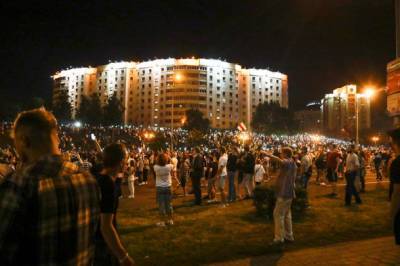 Ночной Белорусский майдан: Страна перешла на осадное положение