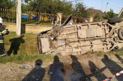 В Ивано-Франковской области столкнулись микроавтобус и легковушка, три человека погибли