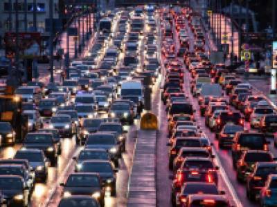 Улицы Киева сковали масштабные пробки