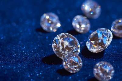 «Ъ» сообщил о планах Минфина поддержать госзакупки алмазов «Алросы»