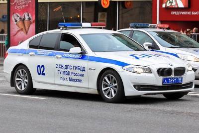 В Москве сотрудники ГИБДД во время преследования обстреляли автомобиль нарушителя