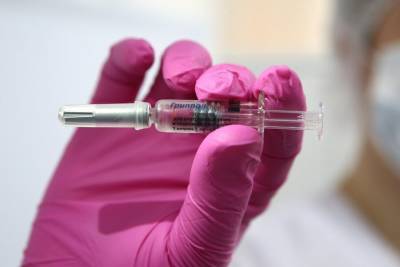 Путин порекомендовал регионам организовать вакцинацию от гриппа бесплатно и без очередей
