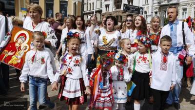 Украинского шоумена расстроило отсутствие вышиванок на крымских детях