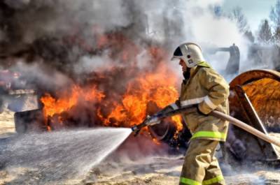 В МЧС сообщили о локализации пожара на автозаправке в Волгограде