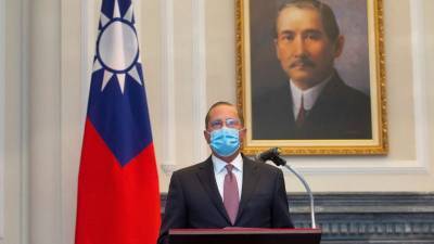 Министр здравоохранения США похвалил Тайвань за реакцию на эпидемию COVID-19